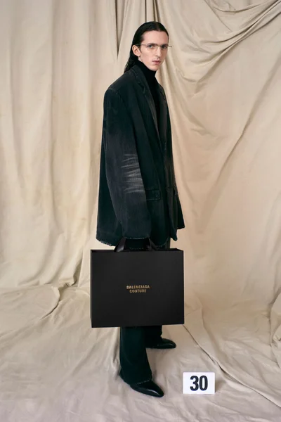 Look 30
